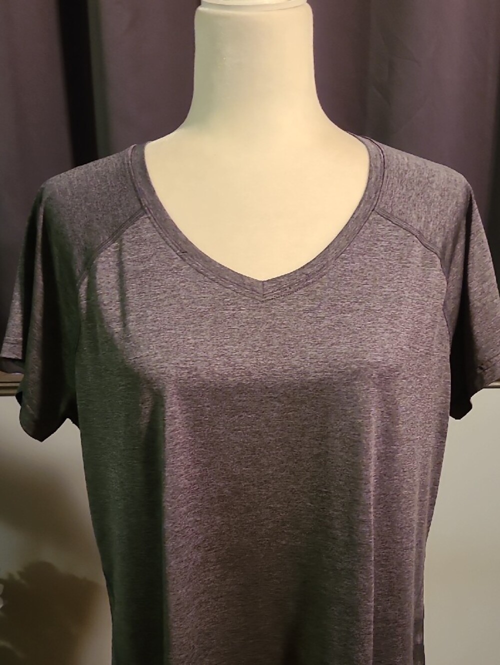 Tek Gear Athletic Gray Women's V-Neck Short Sleeve Tee - XL - Picture 3 of 8